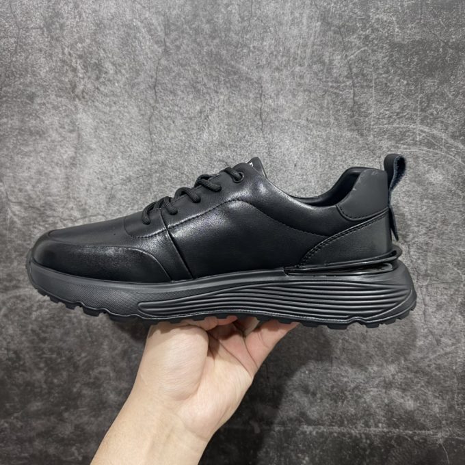 Prada's thick-soled logo lace-up sporty and casual men's shoes series