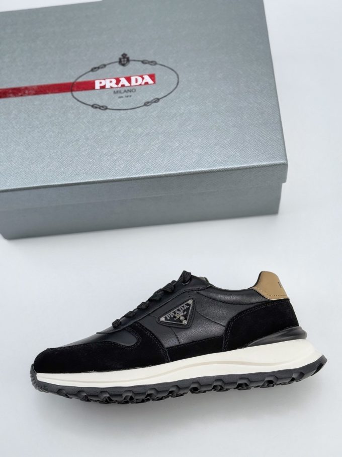 New high-end luxury brand: Prada Cloudbust Thunder Low Sneakers