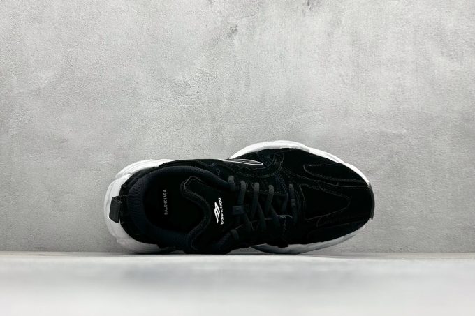 Balenciaga 16th generation