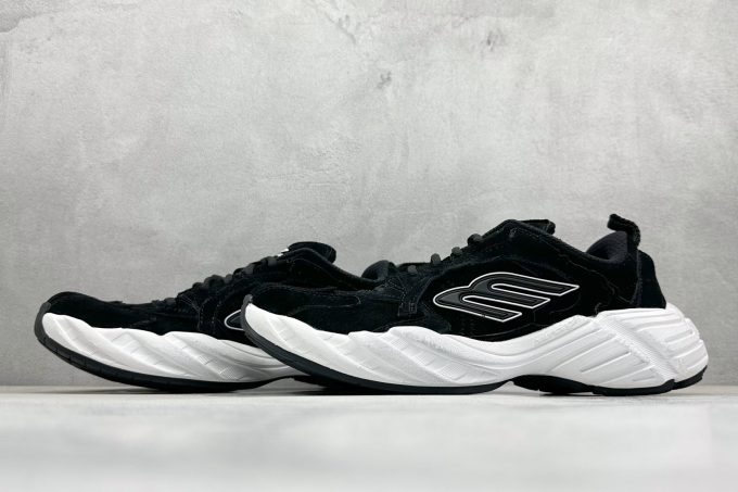 Balenciaga 16th generation