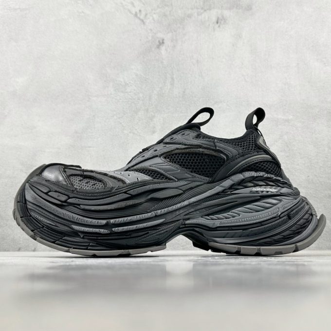 Balenciaga Platform Reduced in black and grey