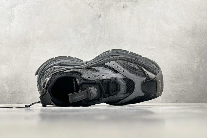 Balenciaga Platform Reduced in black and grey