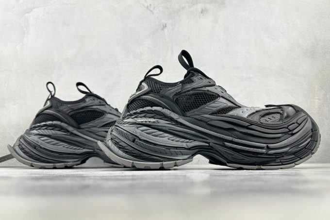 Balenciaga Platform Reduced in black and grey