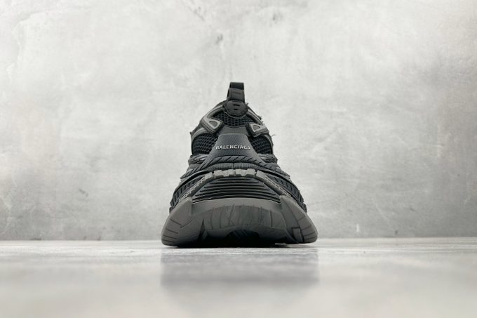 Balenciaga Platform Reduced in black and grey