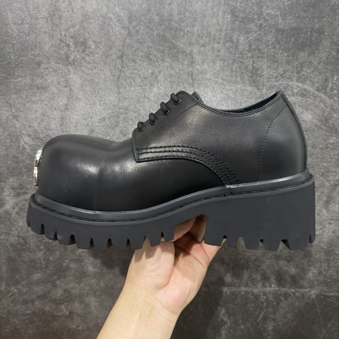 Balenciaga Stomper Fashion Strappy Full-Grain Leather Thick-Tread Derby Shoes