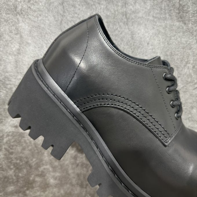 Balenciaga Stomper Fashion Strappy Full-Grain Leather Thick-Tread Derby Shoes